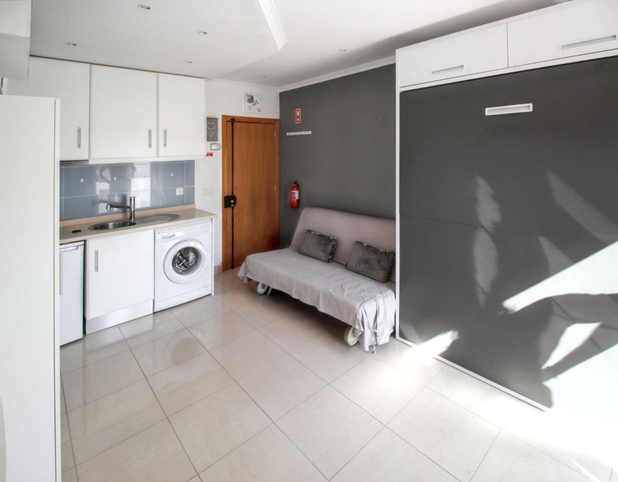 Comfortable In 20 M² Pleasant Balcony Apartment